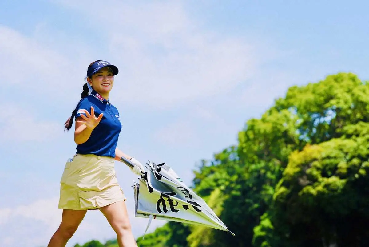 【画像・写真】河本結が単独首位キープ「我慢のゴルフ」　ピンチしのいで10アンダー到達「20アンダー超え」集中