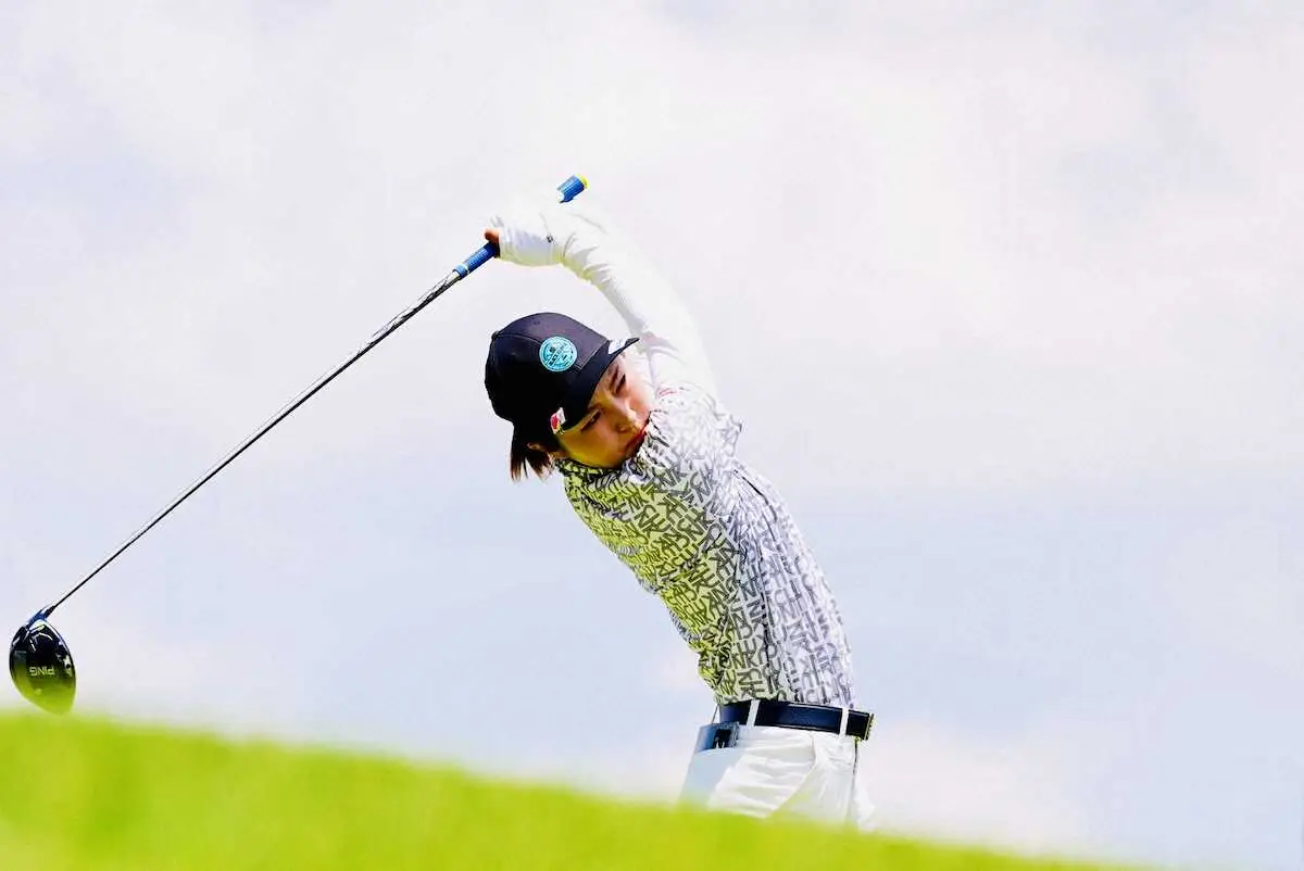 【画像・写真】＜アース・モンダミン・カップ2日目＞8番、ティーショットを放つ小野祐夢（撮影・会津　智海）