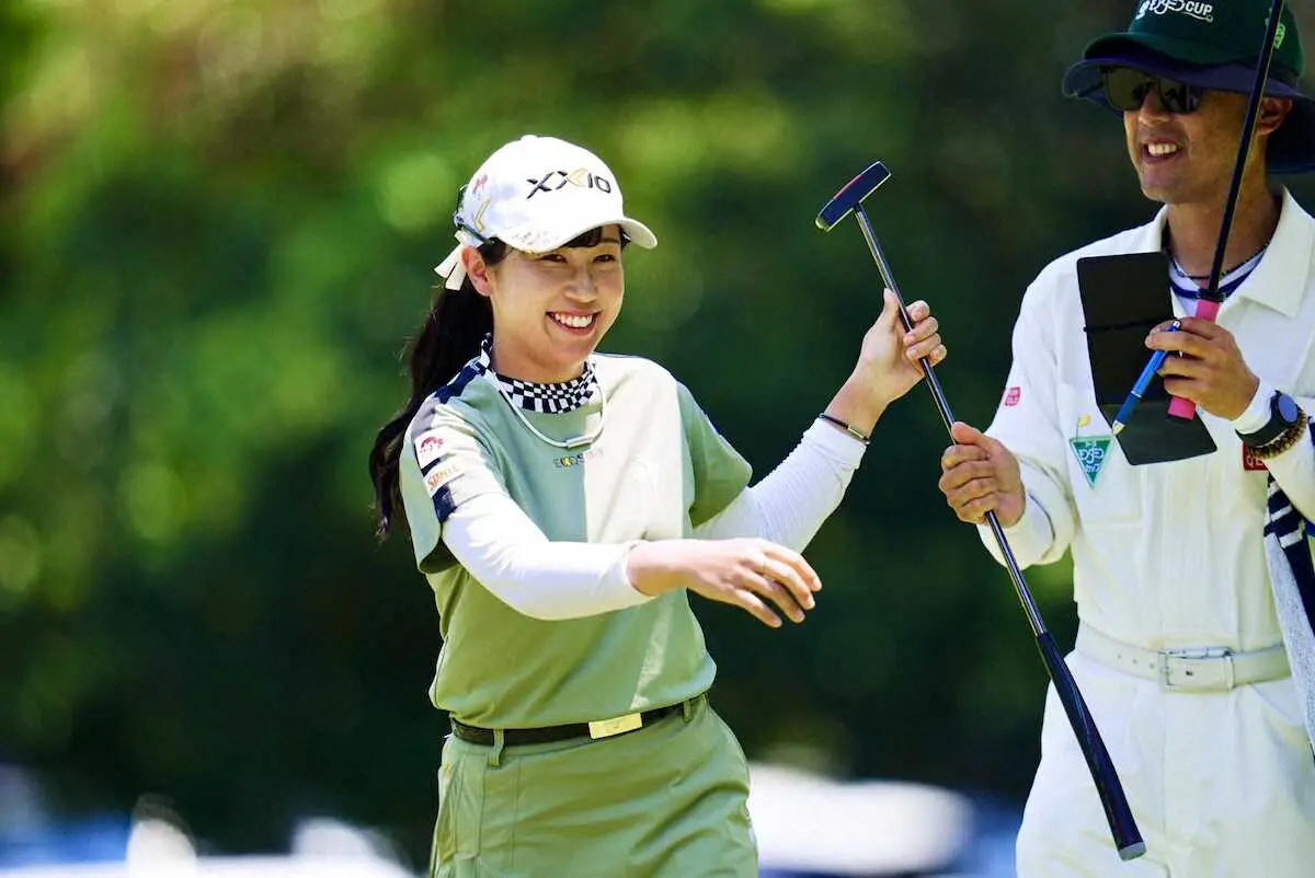 【画像・写真】【女子ゴルフ】菅沼菜々が3つ伸ばし単独首位ターン　桜井心那が1打差2位に浮上　最終組が前半終了