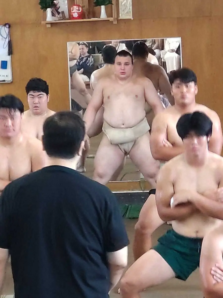 【画像・写真】安青錦「新しいDVDあったら下さい」　安治川親方が名力士の取組映像の確保を後押し