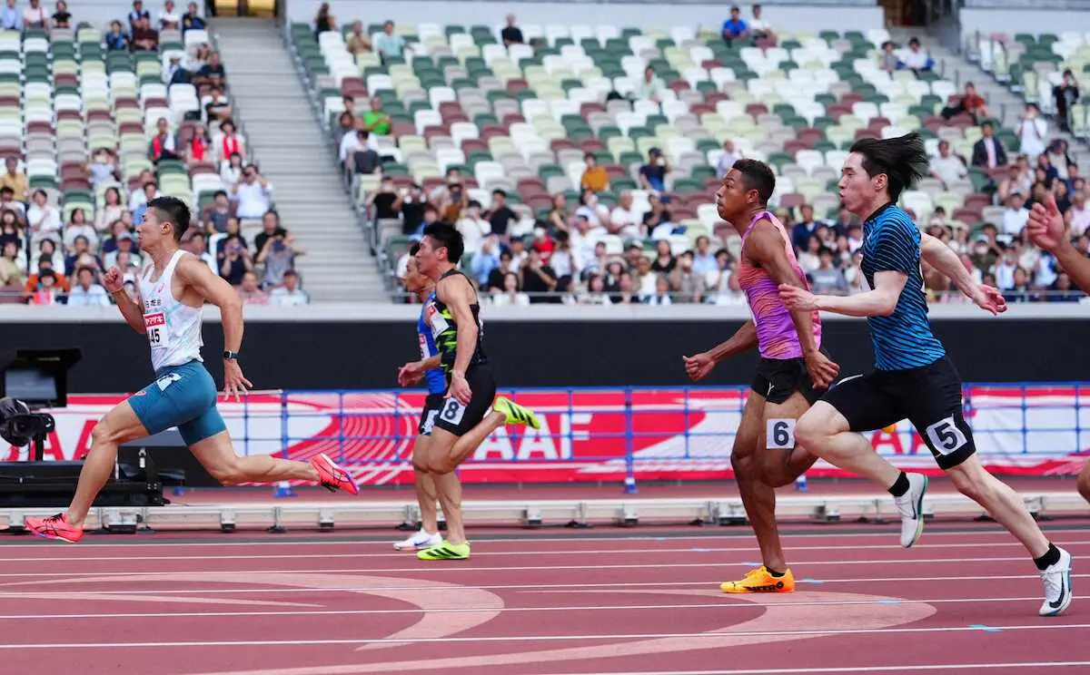 【画像・写真】＜陸上日本選手権初日＞男子100メートル予選、力走する桐生（左）、サニブラウン（右から2人目）ら（撮影・木村　揚輔）