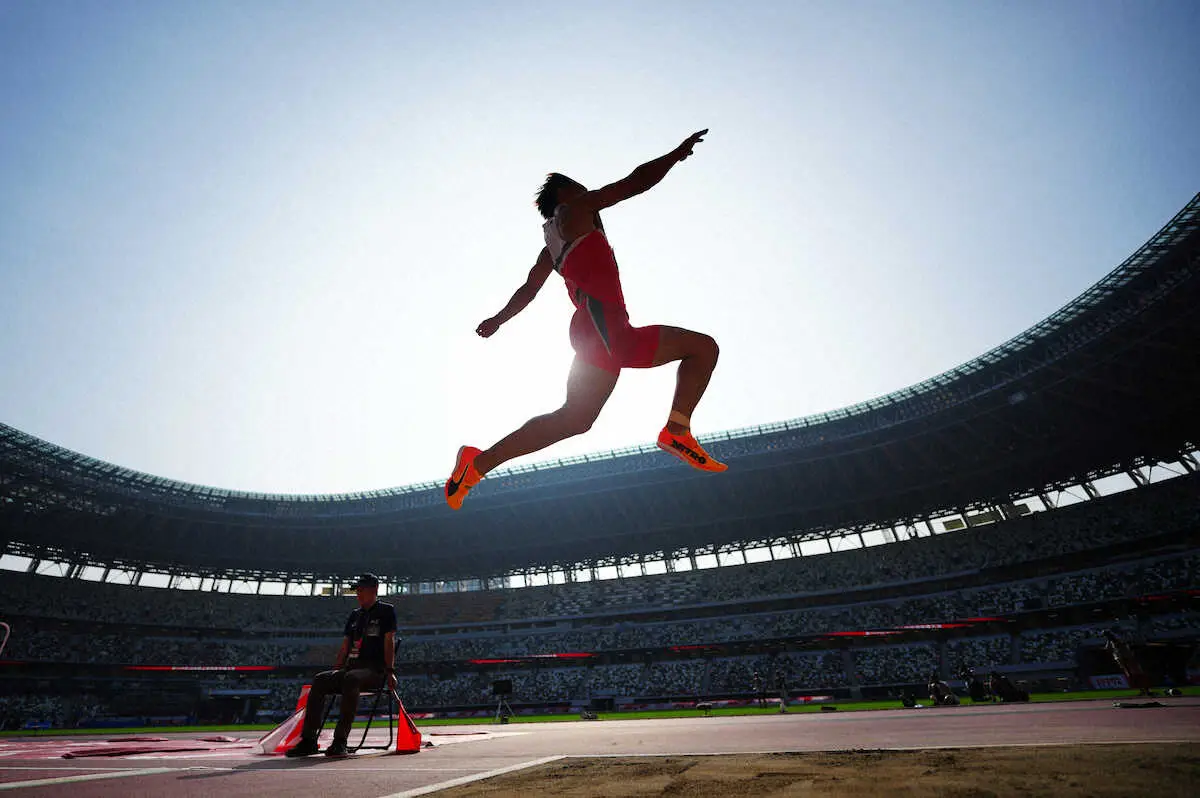 【画像・写真】＜陸上日本選手権最終日＞男子走り幅跳び、力強い跳躍を見せる橋岡（撮影・木村　揚輔）