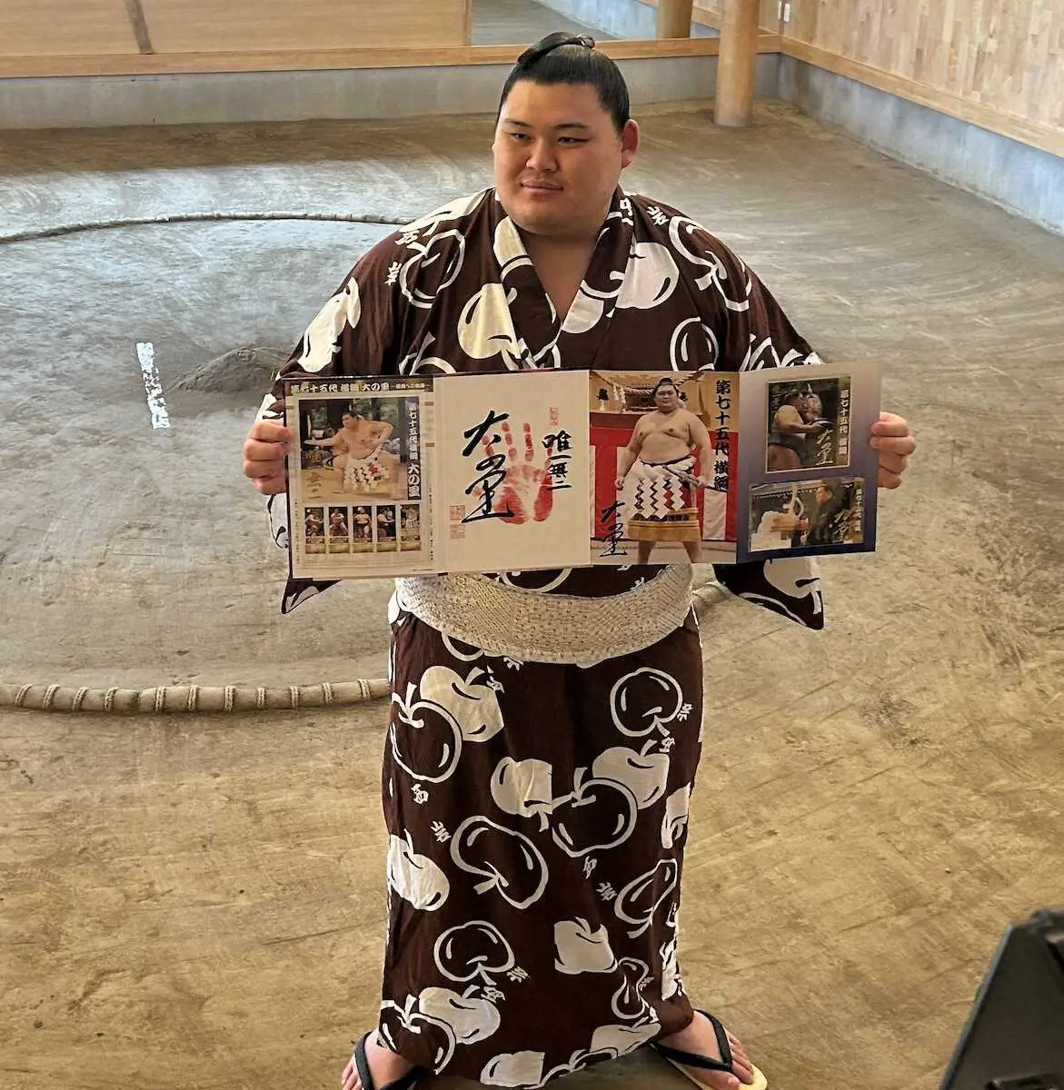 【画像・写真】大の里の横綱昇進記念「フレーム切手セット」が8日から発売へ「凄く格好良いなと思った。ビックリ」