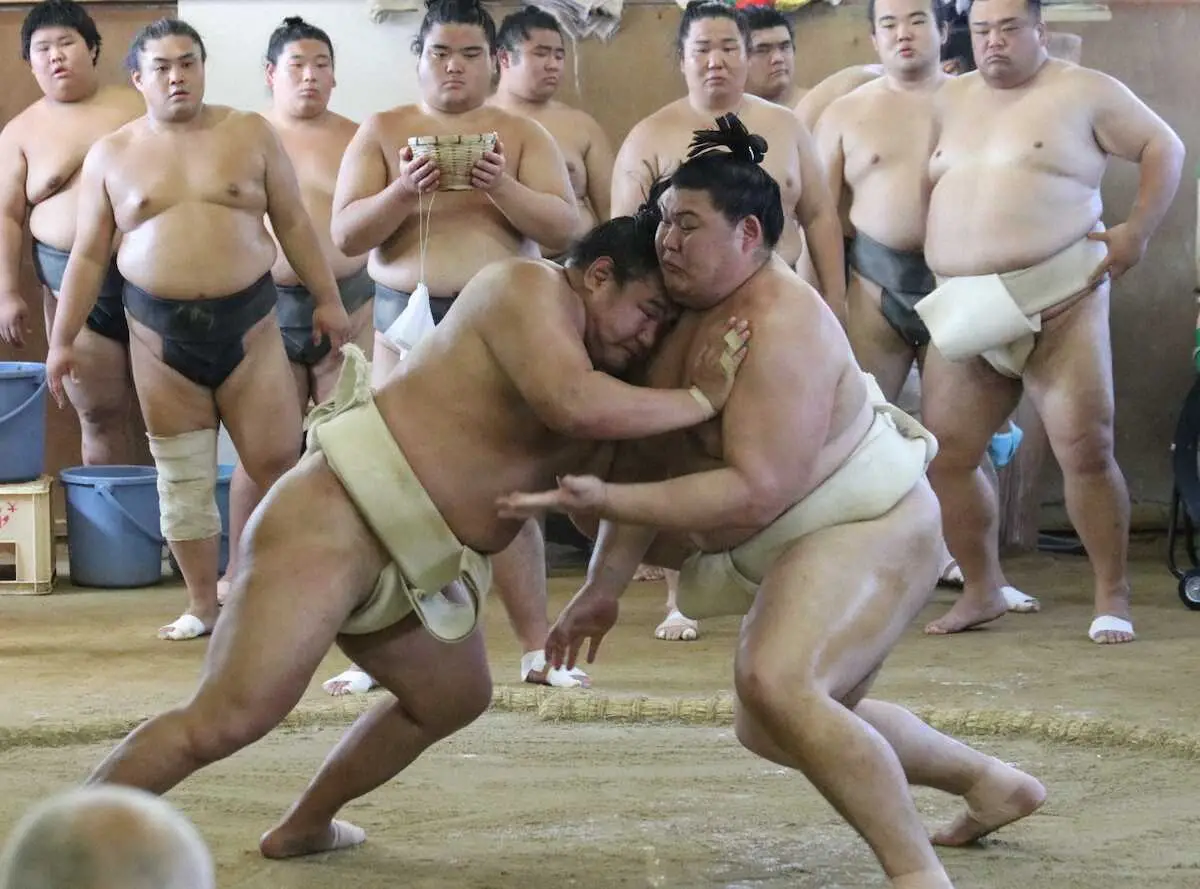 【画像・写真】豪華！横綱同士の三番稽古実現　豊昇龍「いい稽古ができたと思う」　大の里「まだまだ。内容は全然だった」