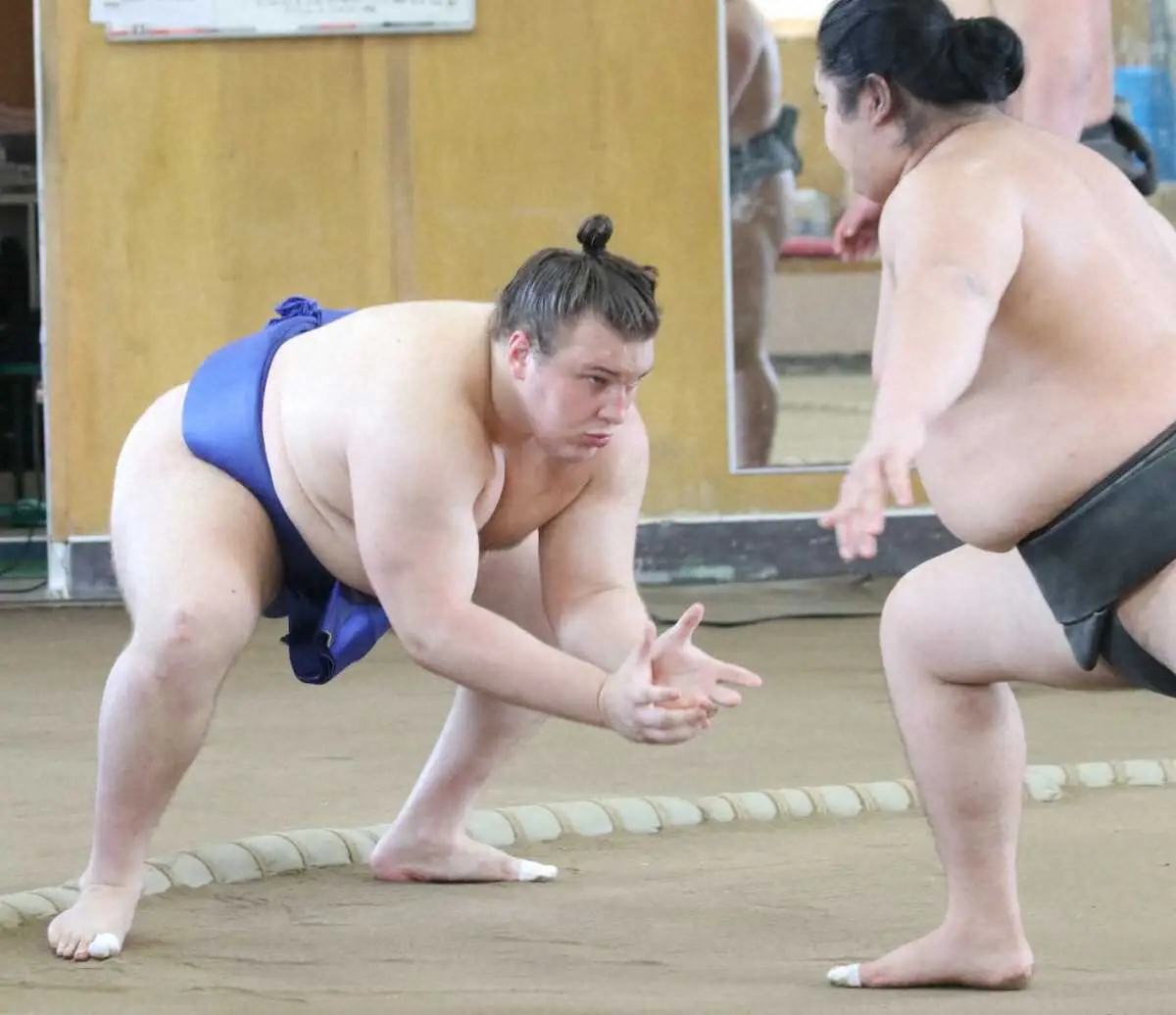 【画像・写真】安青錦が青の締め込み姿で調整　「先場所に負けないような成績を挙げられるように…」　初の上位総当たりへ