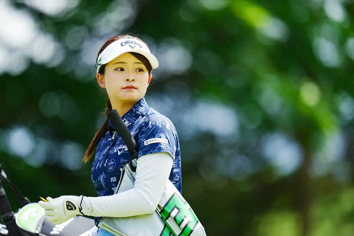【画像・写真】＜ミネベアミツミレディース北海道新聞カップ初日＞5番、ティーショットを放ち移動する政田夢乃（撮影・会津　智海）