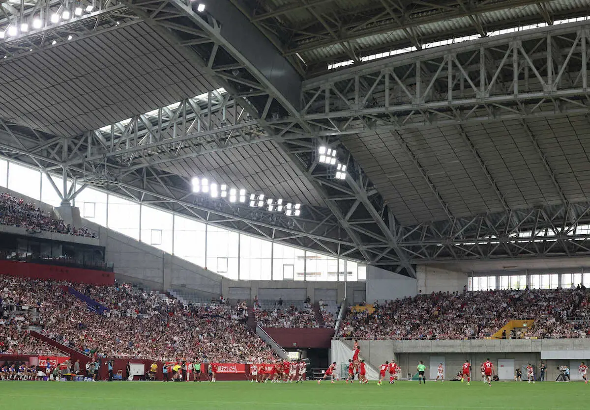 【画像・写真】【ラグビー】「今日の方が暑いかも…」ノエスタの屋根閉じた日本―ウェールズ戦、異様な蒸し暑さ