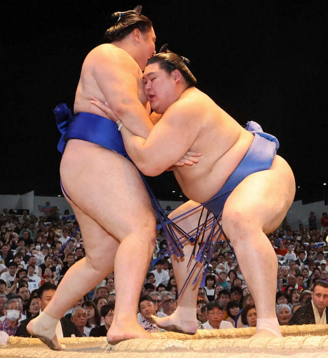 新横綱・大の里が白星発進！40年ぶり本場所変更のIGアリーナ大歓声