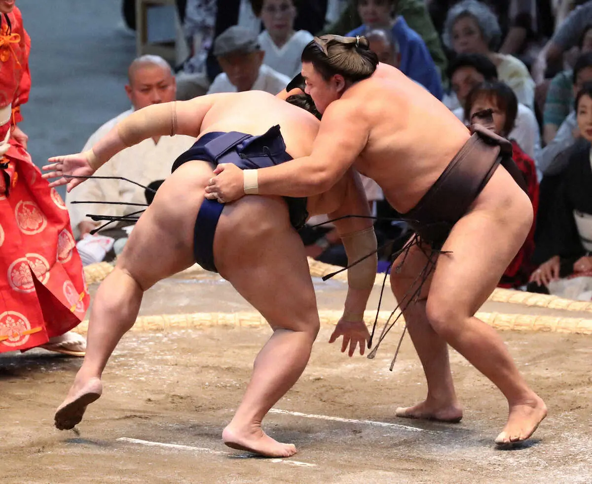 【画像・写真】横綱明暗！豊昇龍が初黒星、新会場IGアリーナで初金星献上　新横綱・大の里は盤石2連勝