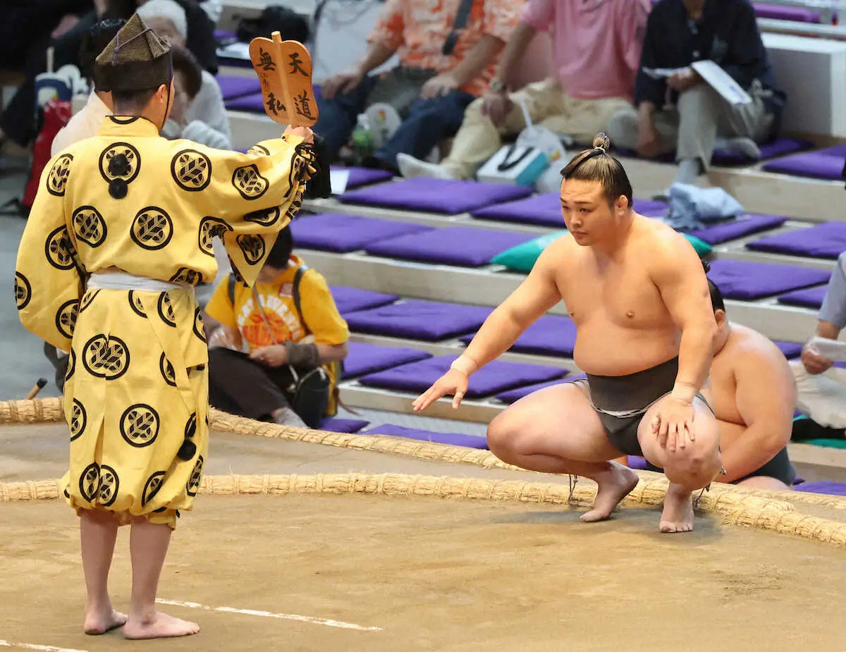 【画像・写真】人気力士の炎鵬が速攻で今場所初勝利「1番勝てたので、少し気持ちはホッとしています」