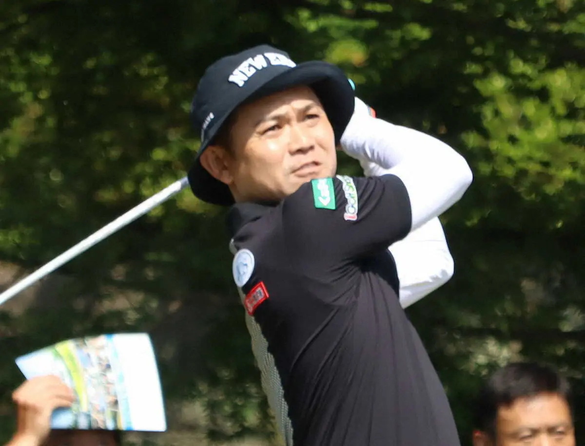 【画像・写真】石過功一郎が単独トップ　諸藤将次らが1打差で2位　NIKKEN杯ゴルフ