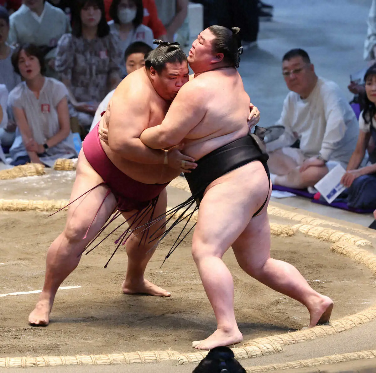 【画像・写真】【玉ノ井親方　視点】御嶽海は徐々に前に出る圧力が戻っている　まずは勝ち越しを目標に集中することだ