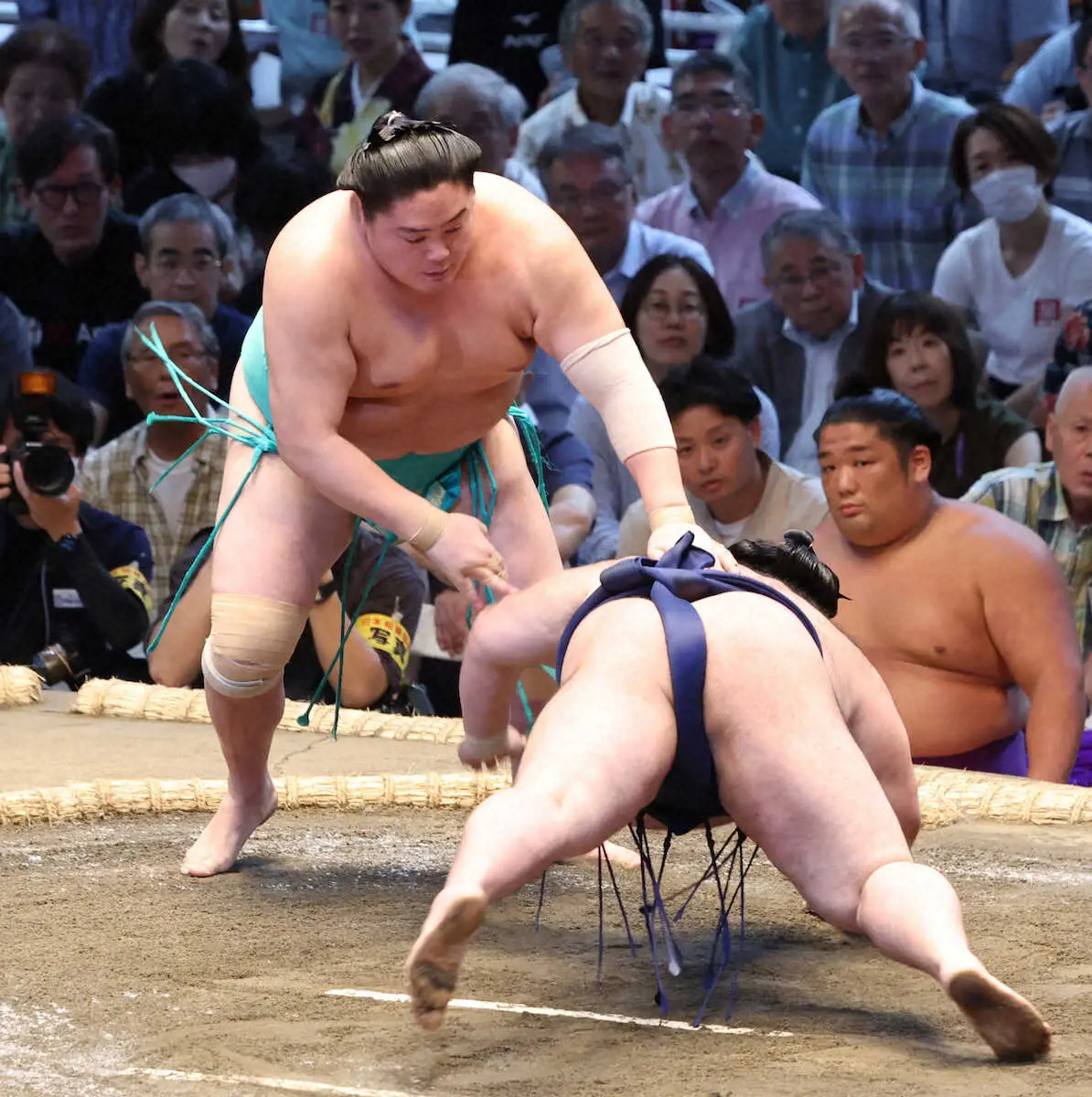 【画像・写真】一山本　幕内で勝ち越し一番乗り＆単独首位浮上！　1敗勢次々敗れる波乱の展開…大の里ら7人が2敗で追走