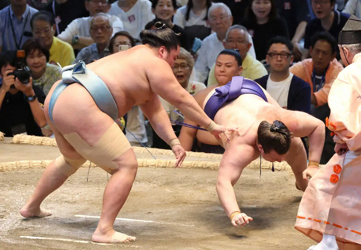 【画像・写真】琴勝峰が本割で初V決めた　佐渡ケ嶽部屋から大関・琴桜以来10人目、埼玉栄出身では5人目