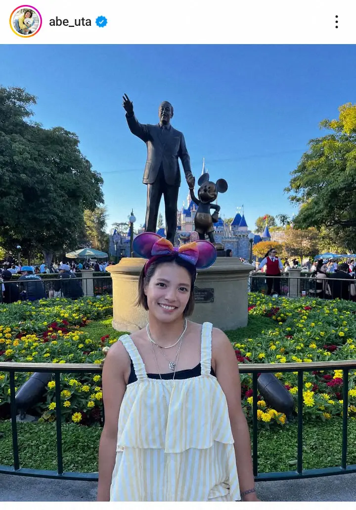 【画像・写真】阿部詩　夏らしい肩出しコーデで米ディズニー満喫　休日ショットに「めっちゃ可愛い」と反響