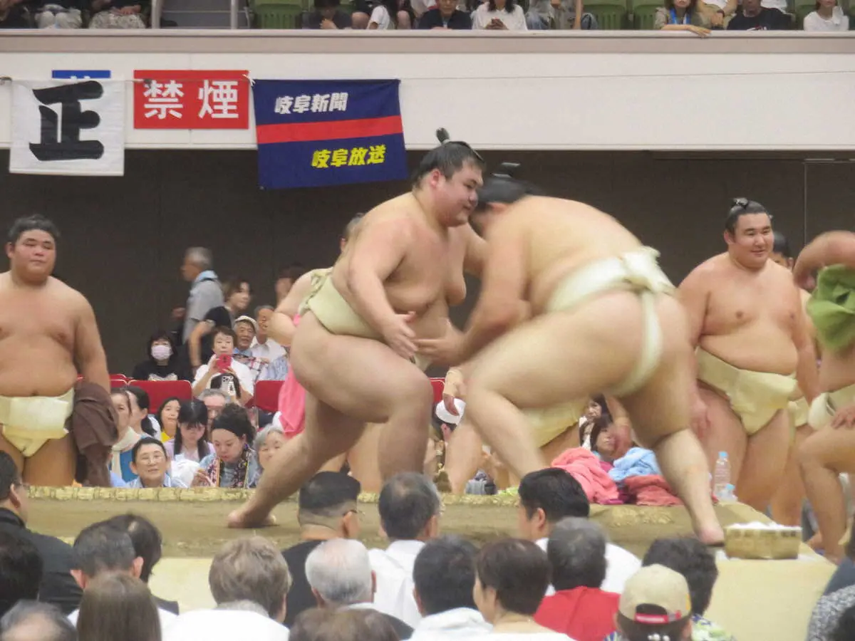 【画像・写真】王鵬　祖父が興した「大鵬道場」を継続使用できることを歓迎　夏巡業では計10番