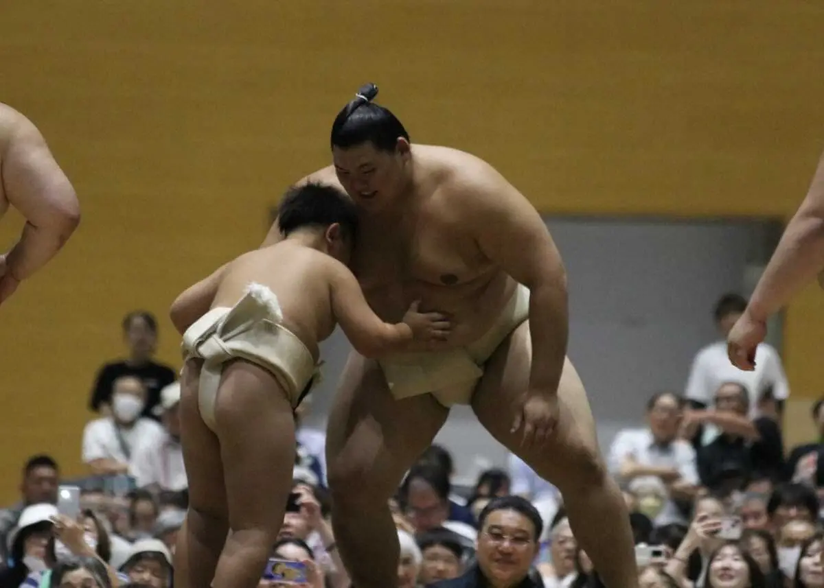 【画像・写真】横綱・大の里「期待に応えられるようにしっかり頑張りたい」　しこ名の由来、元大関・大ノ里の故郷で夏巡業