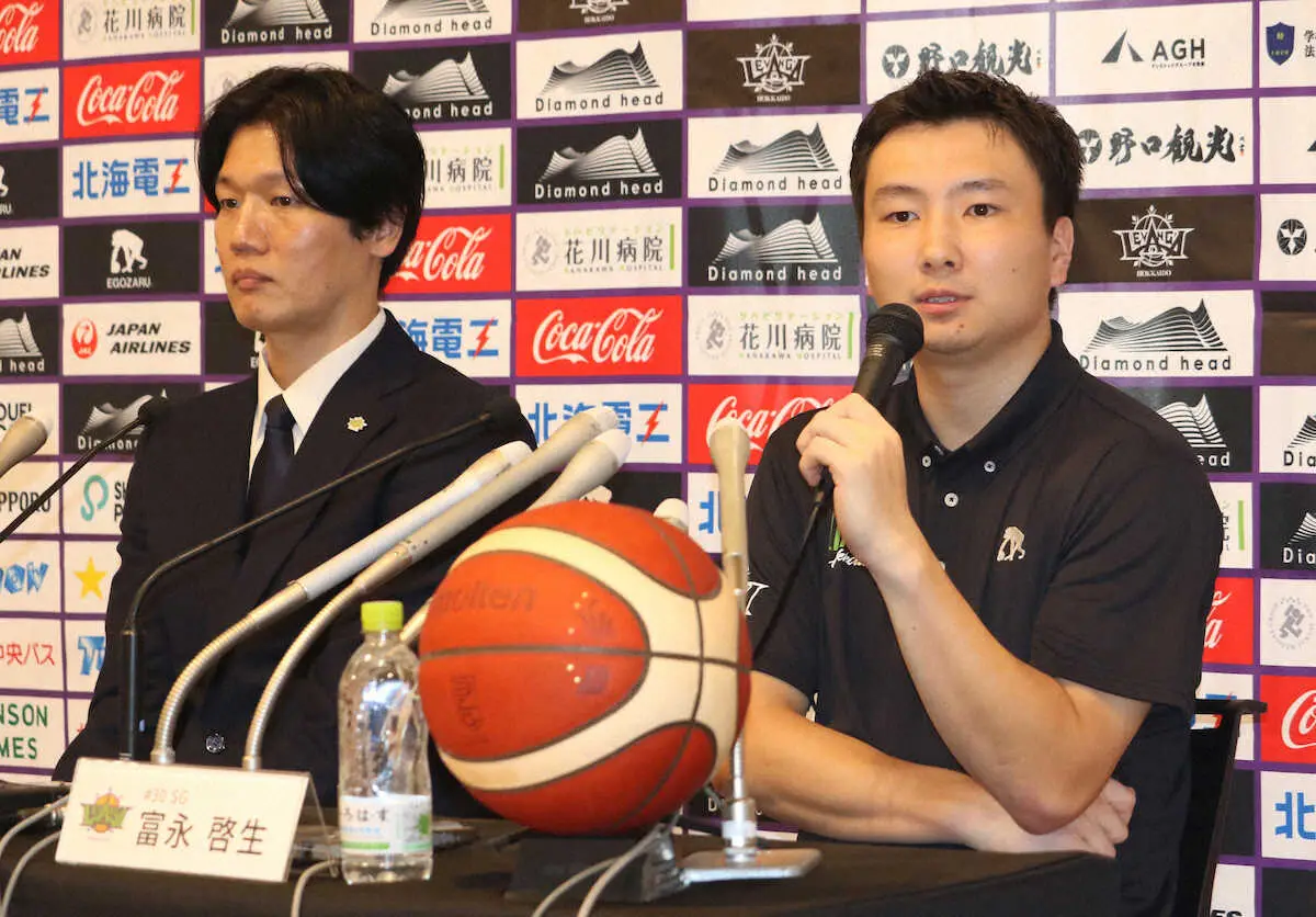 【画像・写真】B1北海道・富永啓生「Bリーグのてっぺんを取る」　チーム合流前日会見で抱負