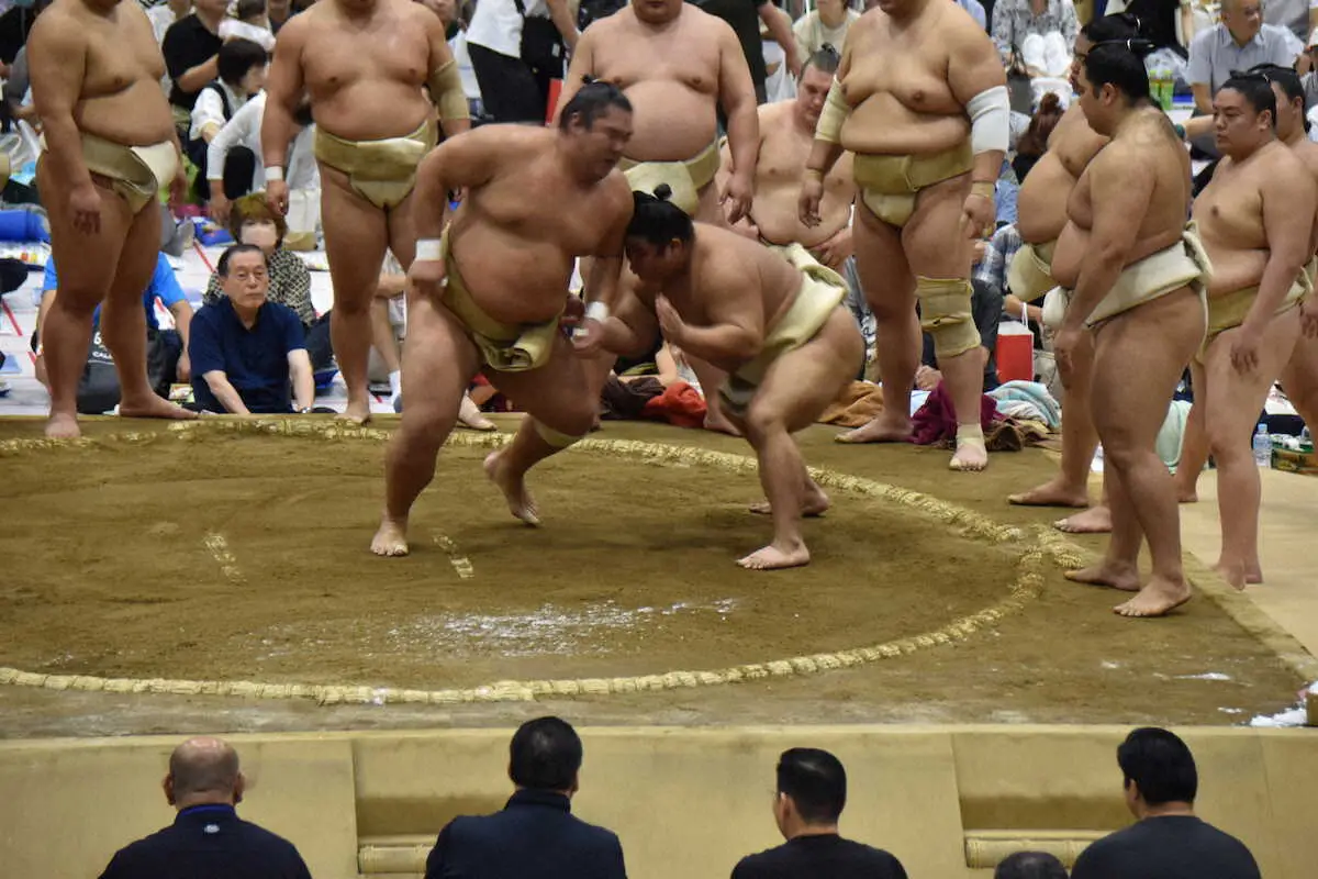 【画像・写真】【大相撲福島市巡業】22歳の誕生日に伯桜鵬が10番　「前に出る力をつけたい」と抱負