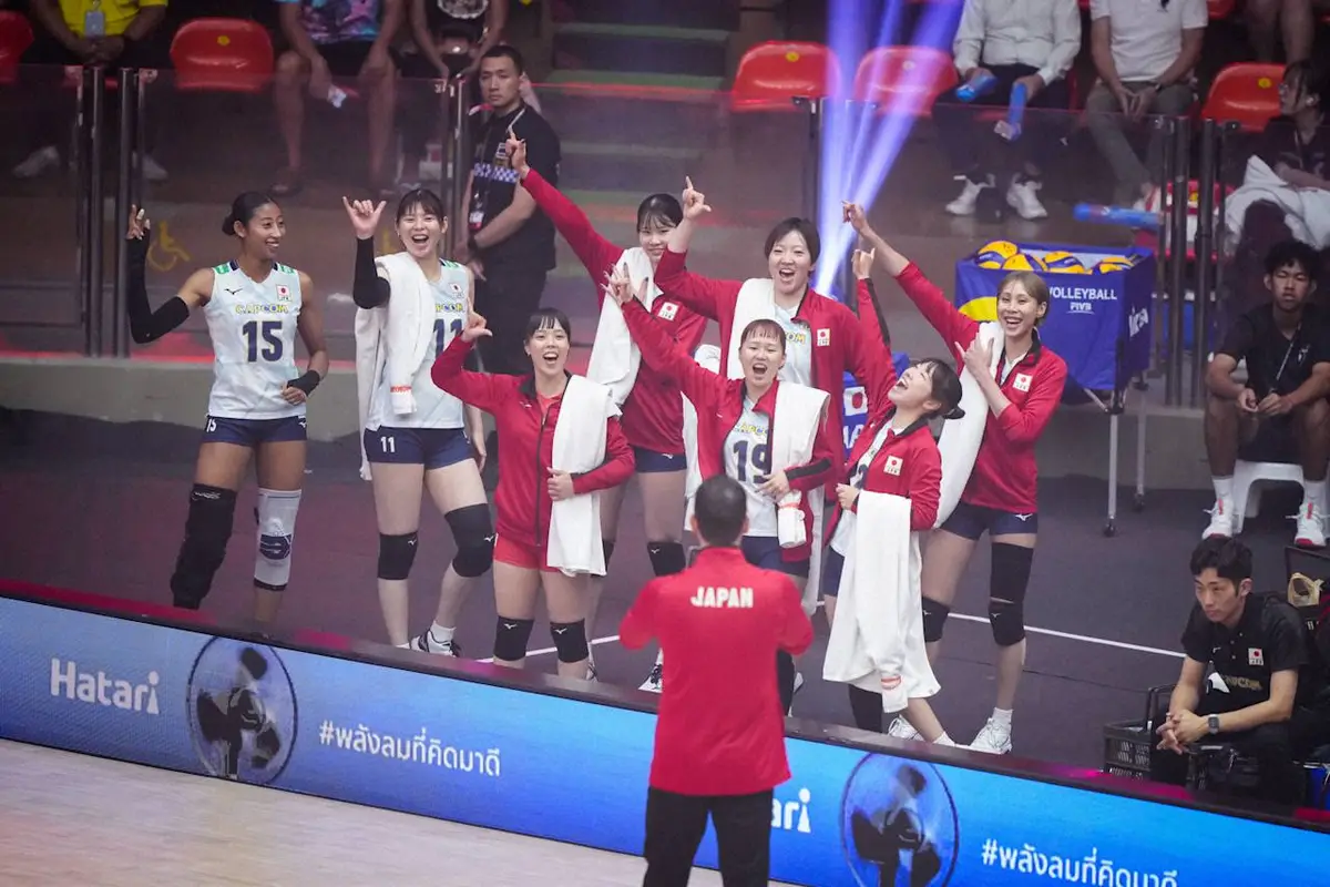 【画像・写真】【バレー】最多29得点の石川「プレーで引っ張るところを意識」勝負どころで打ち切る　大逆転勝ち貢献