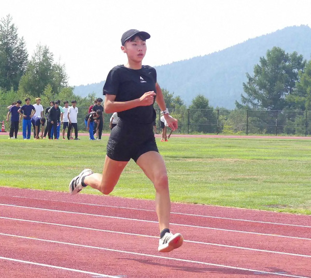 【画像・写真】【陸上】女子800mの久保凛　世界の強豪たちに「食らいついていく」初出場の世界陸上へ「挑戦が大事」