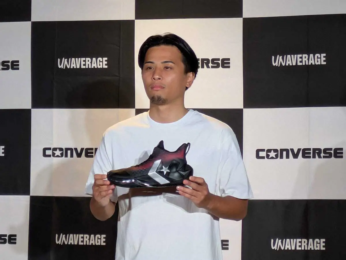 【画像・写真】【Bリーグ】千葉J・富樫勇樹「まだやれるぞと証明しないと」来季へ抱負　コンバース特別モデル発表