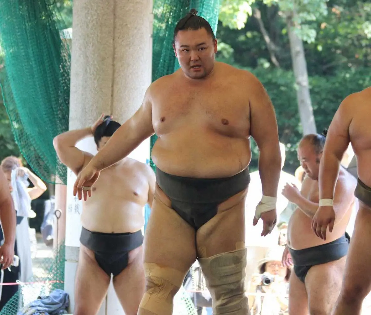 【画像・写真】朝乃山が高砂部屋平塚合宿に参加「声をたくさんかけていただいたので…」　即席でファン約100人とも交流