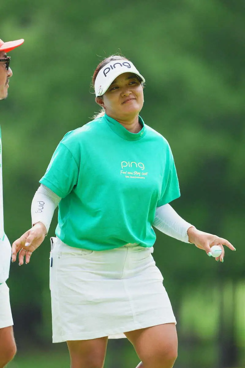 【画像・写真】【女子ゴルフ】鈴木愛が逆転で今季初優勝　「持ち味を出せた4日間」1差に12人が並ぶ大混戦制す