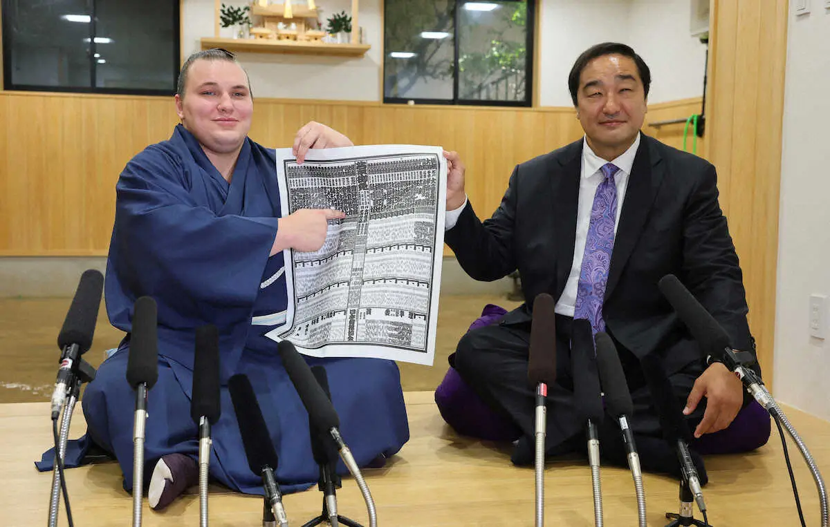 【画像・写真】最速新三役昇進の安青錦「上がったところで満足しない」「大関を目指して…」　会見に同席の師匠もメラメラ