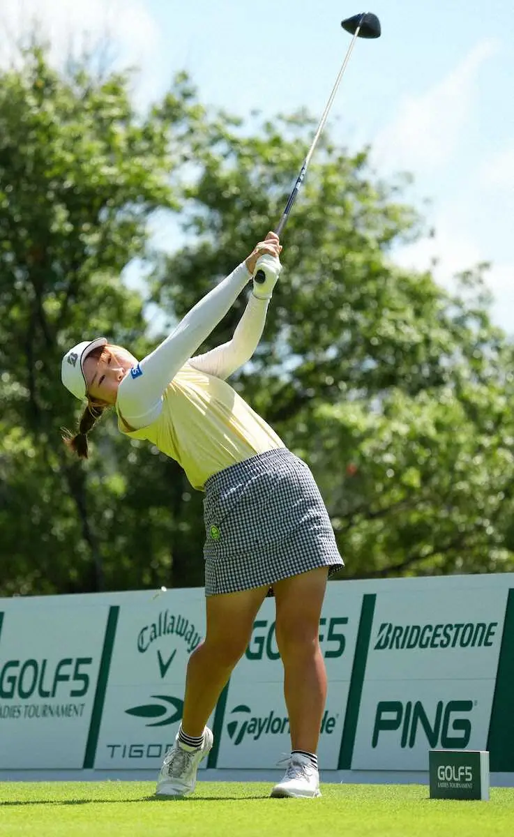 【画像・写真】【女子ゴルフ】ルーキー荒木優奈　5度目の首位発進「もう明日しかない。しっかり優勝を目標にやりたい」