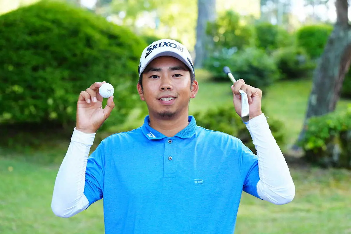 【画像・写真】＜ロピアフジサンケイ・クラシック・2日目＞7番でホールインワンを達成し笑顔を見せる生源寺龍憲（撮影・西尾　大助）
