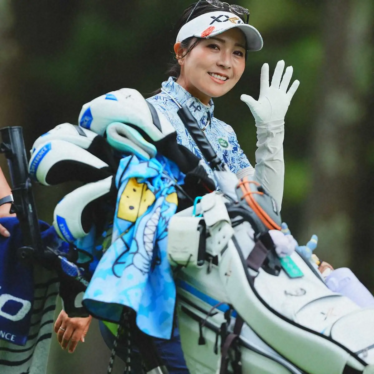 【画像・写真】＜ソニー日本女子プロ選手権・初日＞5番、笑顔を見せる青木瀬令奈（撮影・西尾　大助）