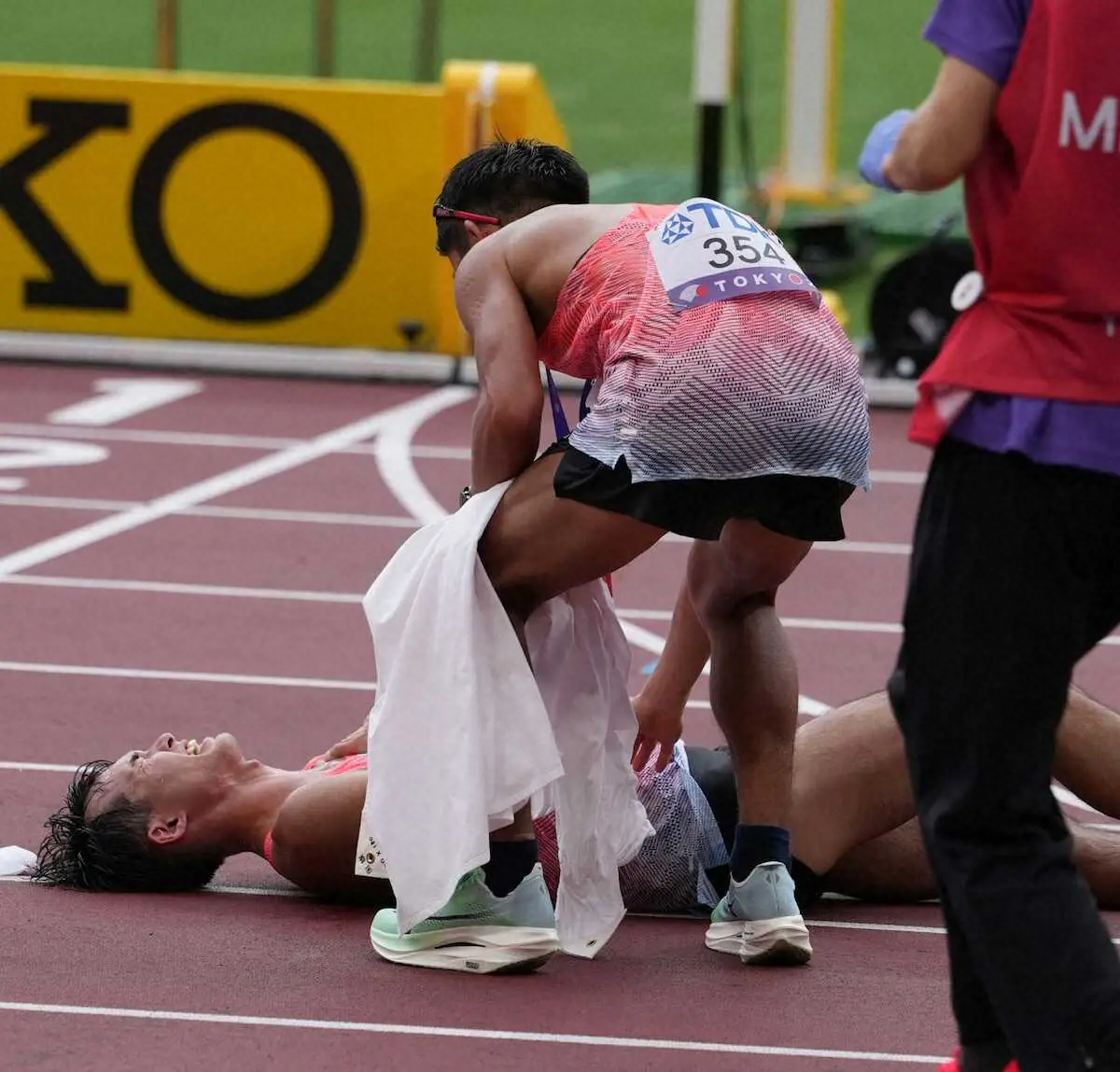 【画像・写真】【世界陸上】川野将虎が執念の完歩　おう吐に終盤失速、ゴール後は倒れ込む
