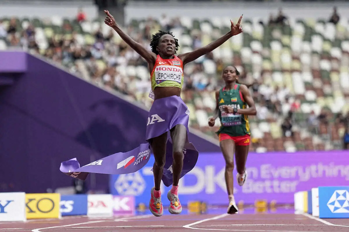【画像・写真】【世界陸上】女子マラソンVジェプチルチル「凄く暑くて大変でした」スプリント勝負制し東京五輪に続く金