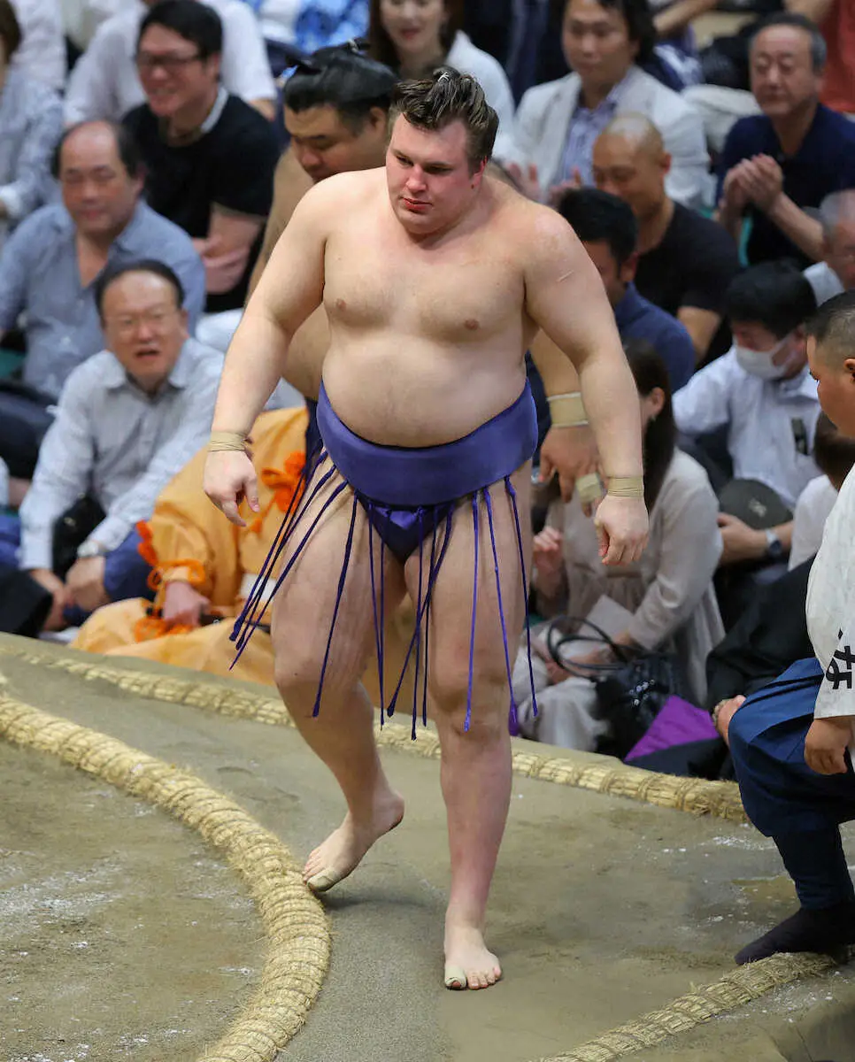 【画像・写真】安青錦　高安の突っ張り30発を受け「格好よくなった」　寄り切りで2敗を維持