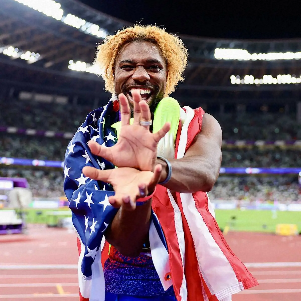 【画像・写真】【世界陸上】男子400mリレーは米国が連覇　ライルズが国立の夜空に雄叫び