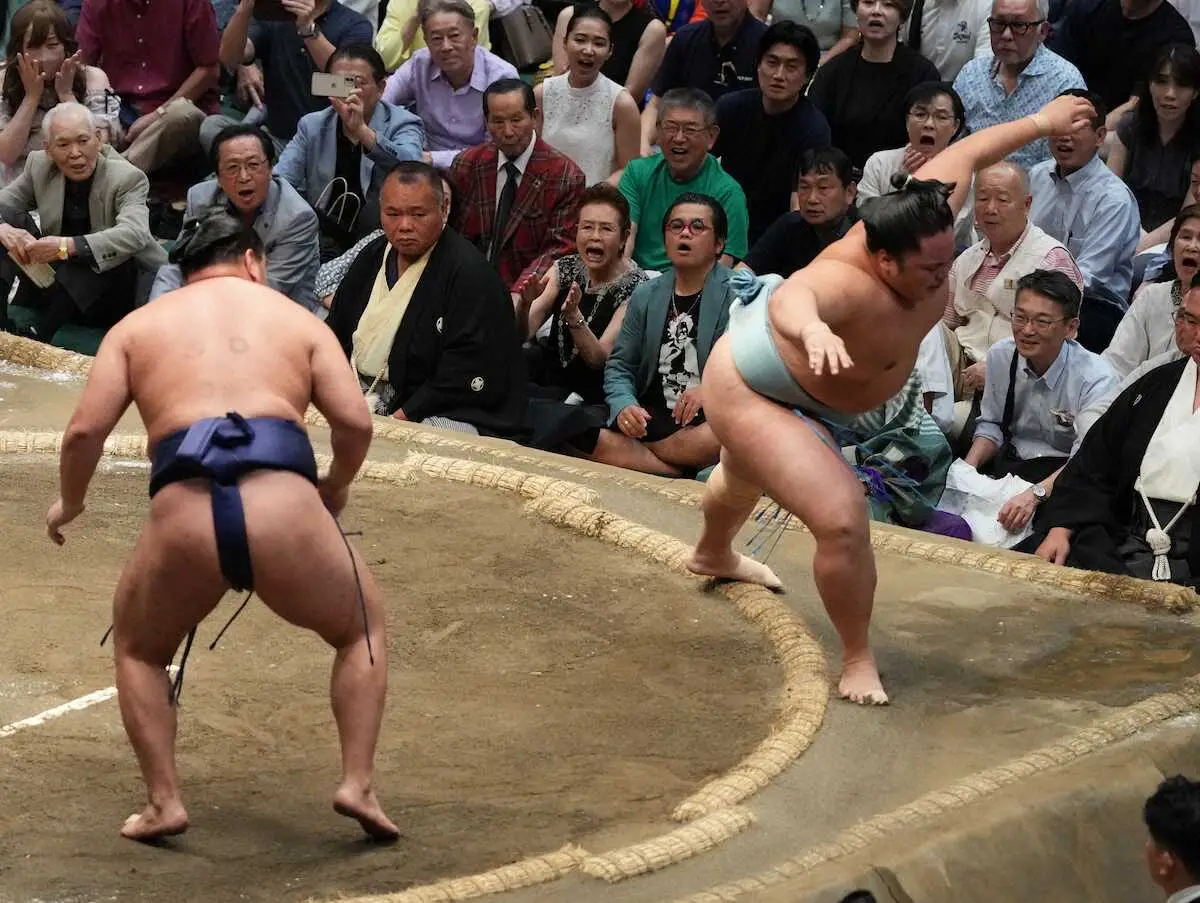 【画像・写真】豊昇龍9連勝で単独首位キープ！大の里＆正代が1敗で追う　若隆景は痛恨4敗目、大関獲りへ後がない