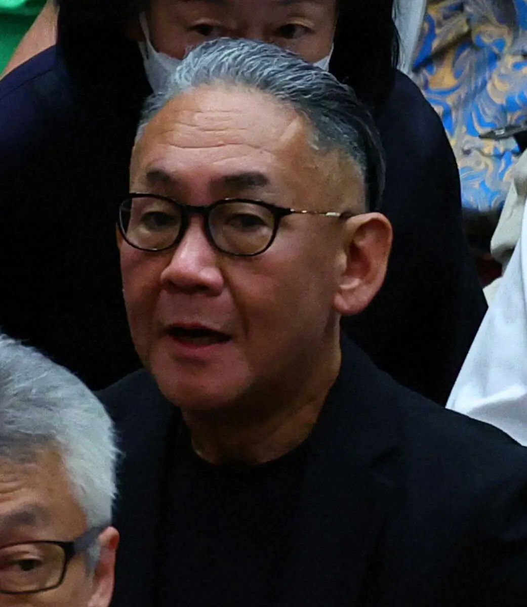 【画像・写真】＜大相撲秋場所・12日目＞観戦する林家正蔵（撮影・藤山　由理）