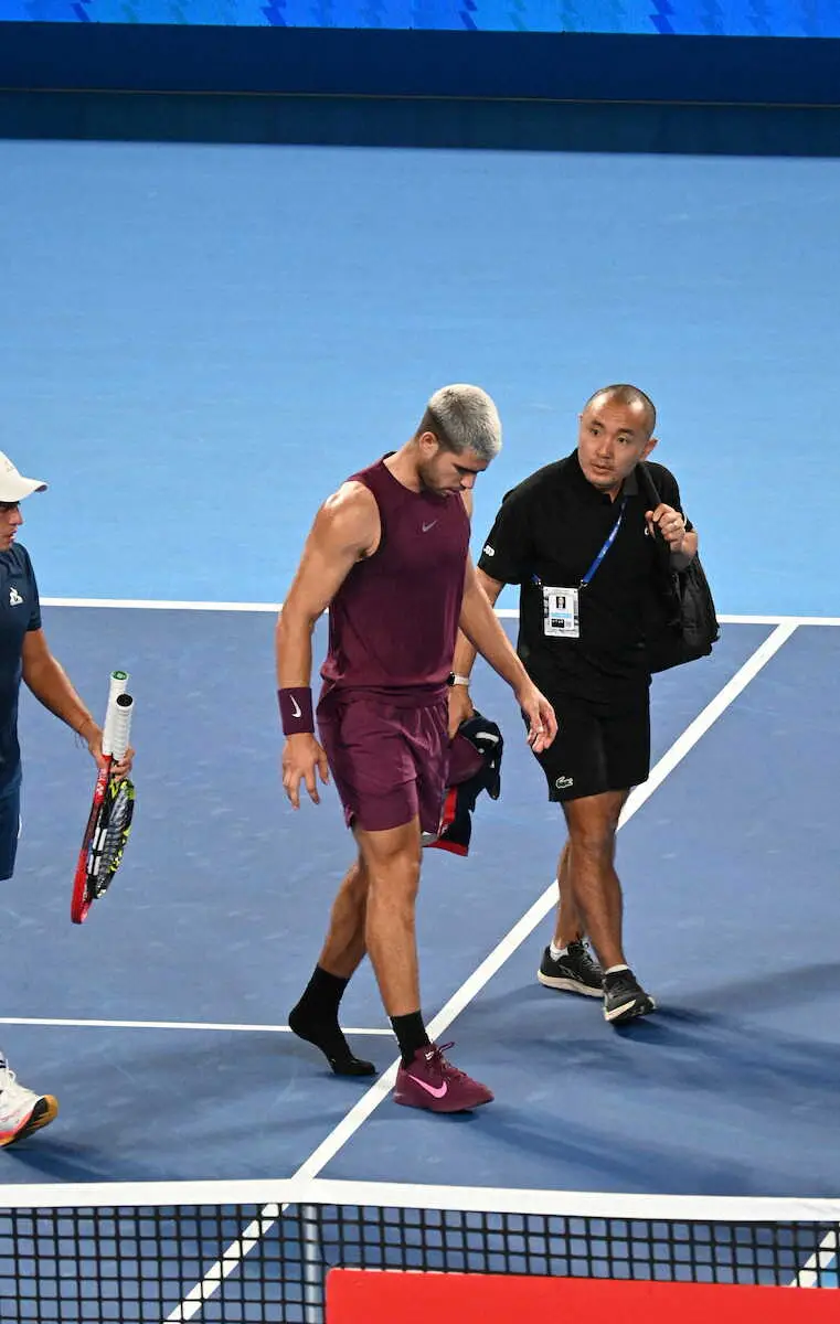 【画像・写真】【テニス・ジャパンOP】世界1位のアルカラスが圧巻プレー　左足首痛めるもストレートで初戦突破