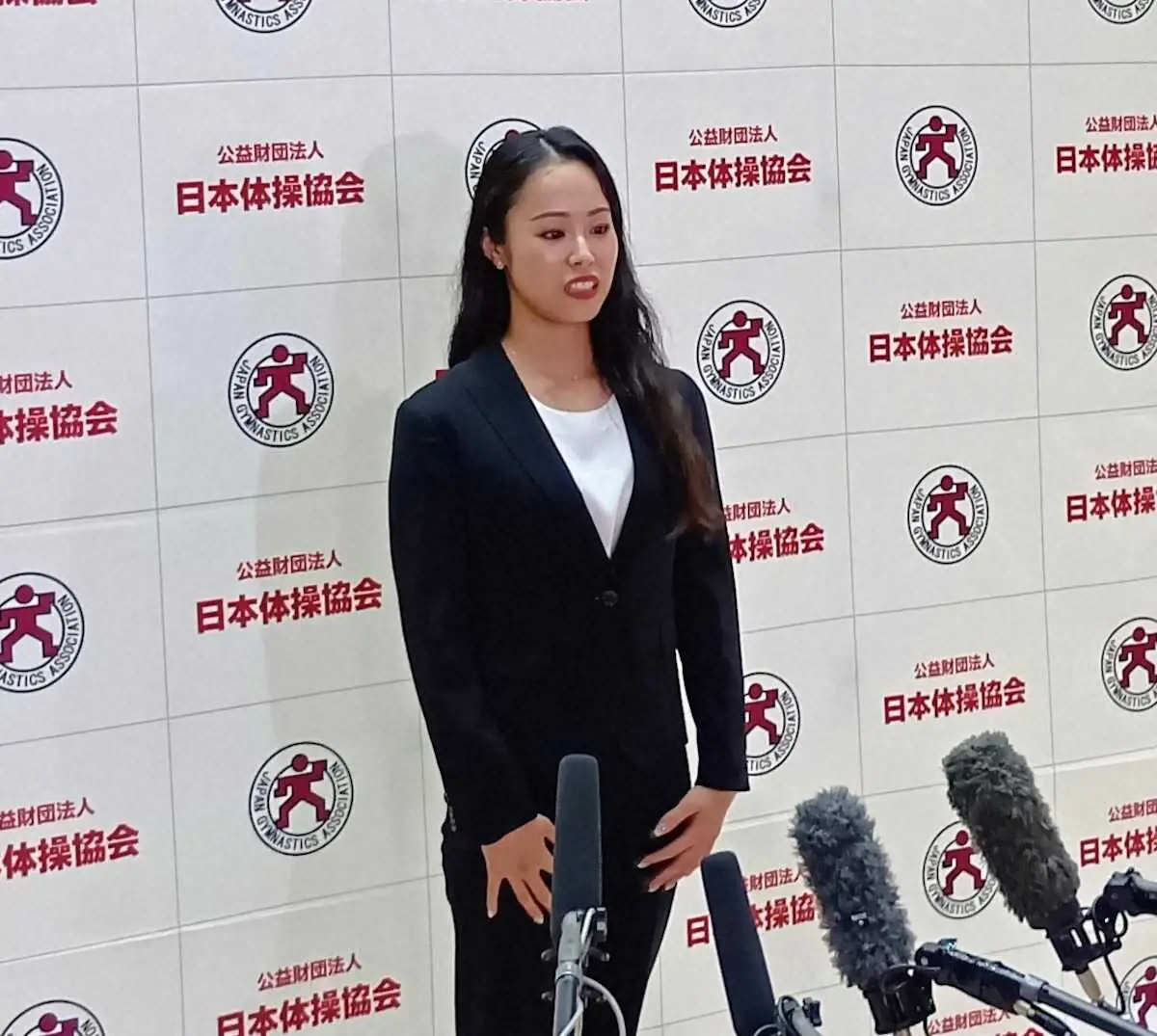 【画像・写真】【新体操】世界選手権優勝の鈴木と稲木が引退会見　ロス五輪への期待は「後輩に引き継ぐ」と前主将