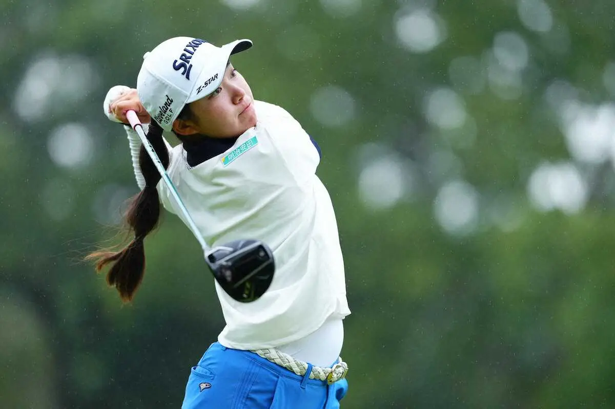 【画像・写真】＜スタンレー・レディースホンダ・2日目＞14番、ティーショットを放つ岩永杏奈（撮影・西尾　大助）