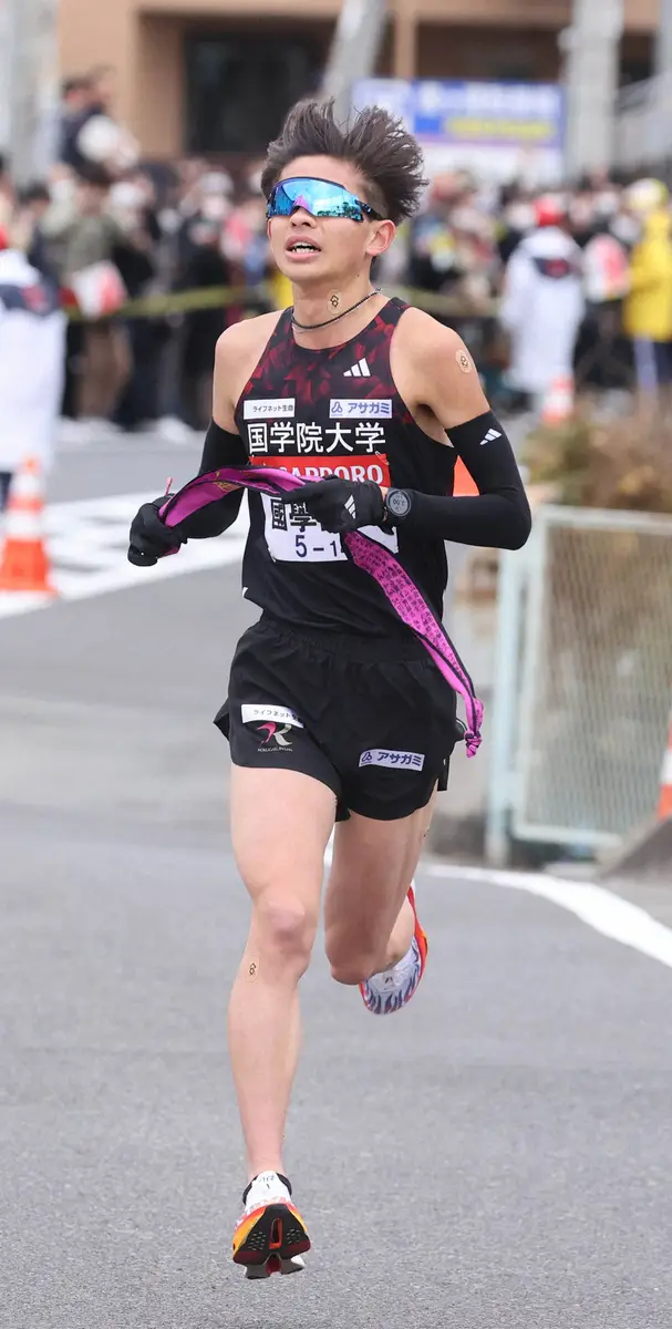 【画像・写真】【出雲駅伝】国学院大2連覇へ4区で奪首！当日エントリーの辻原輝が三つどもえから抜け出し区間新
