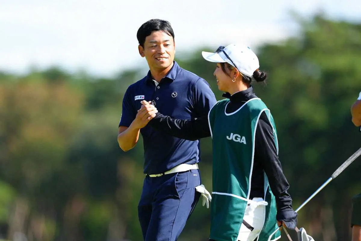 【画像・写真】34歳・原「奇跡、自分でもびっくり」　66で首位タイ