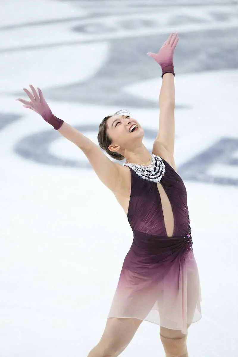 【画像・写真】【フィギュア】中井亜美がGPデビュー戦で優勝！日本勢3人目　今季世界最高点！坂本＆住吉と表彰台独占