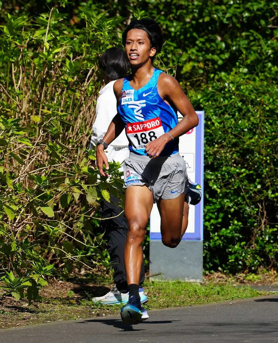 【画像・写真】東海大、5位で箱根決めた　昨年の悪夢振り払った！ゴール目前で棄権したロホマンが今年は快走
