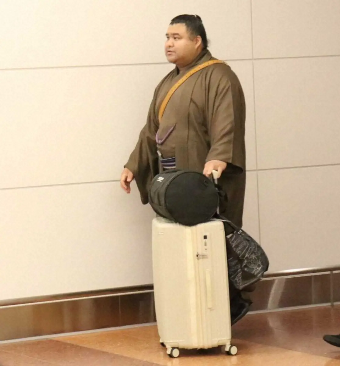 【画像・写真】小結・高安「想像以上のものを肌で感じた。町並みも…」「敢闘賞は記念になる」　ロンドン公演から帰国