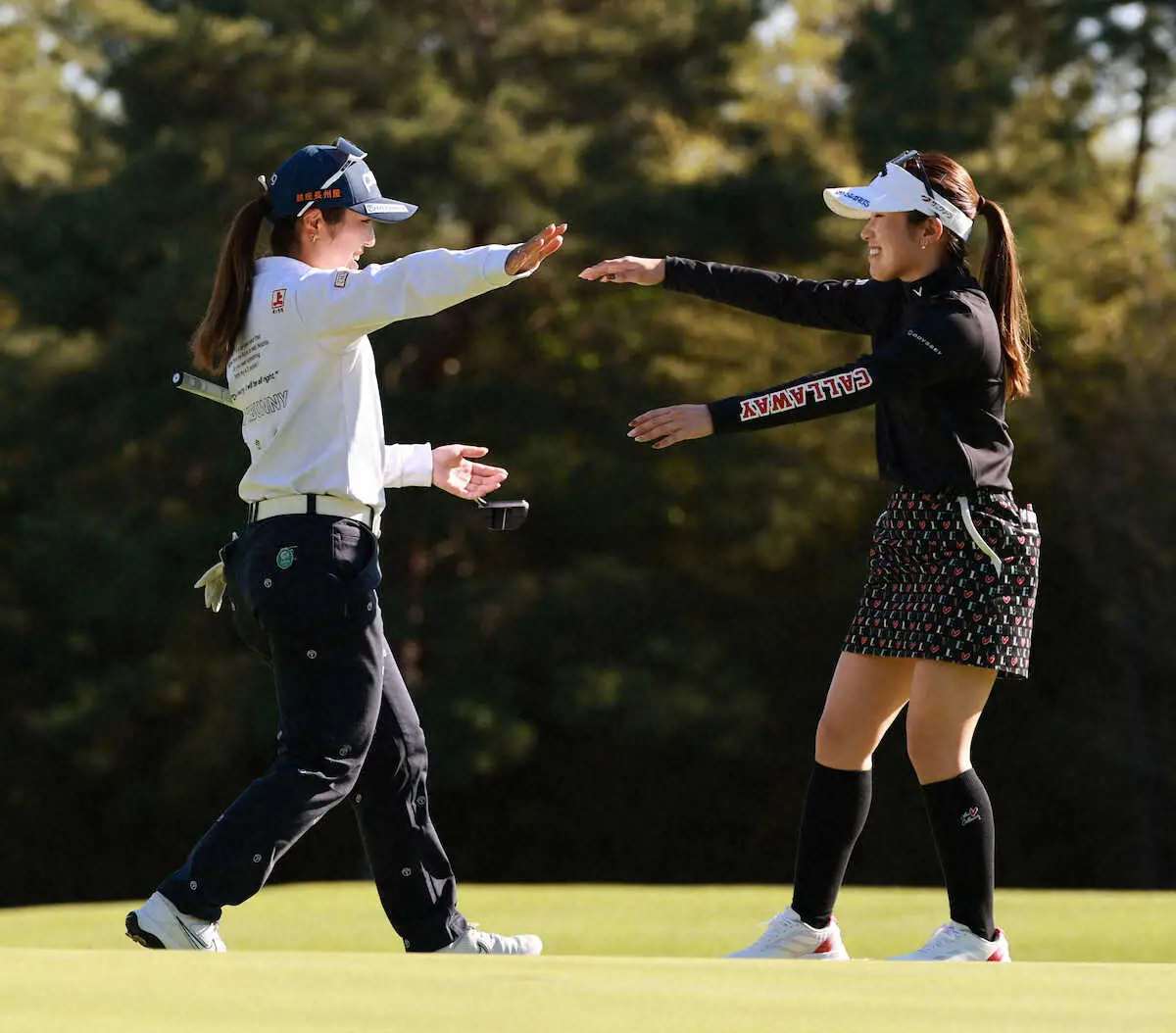 【画像・写真】【女子ゴルフ】西村優菜と佐久間朱莉が首位発進　1打差に中村心と都玲華　渋野日向子は25位