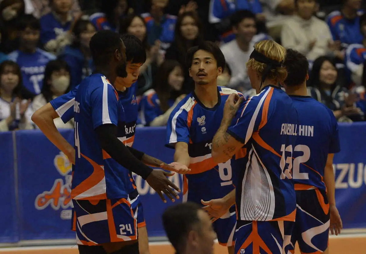 【画像・写真】【バレー】東レ静岡　開幕黒星も光明　楠本と新が流れ呼ぶ「まだまだこれから強くなるチーム」