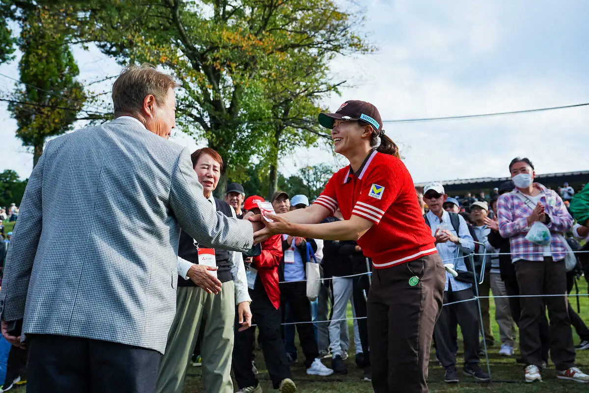 【画像・写真】【女子ゴルフ】渋野日向子「顔が地面に埋まるくらいきつかった」予選通過圏外から起死回生4連続バーディー