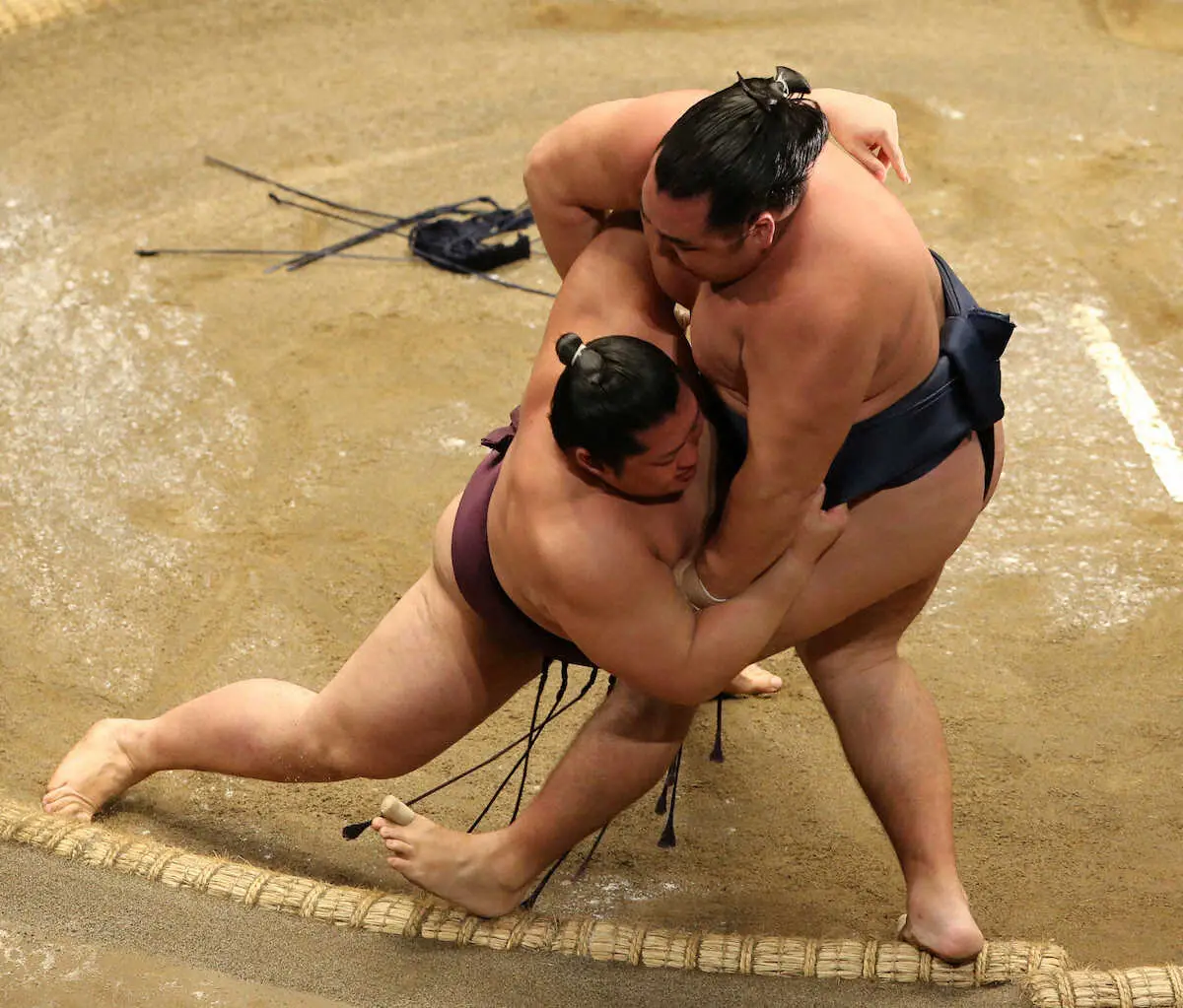 【画像・写真】引退した元小結・遠藤　白鵬の隣で「バンザイ！」唱える姿も　日本相撲協会が動画公開